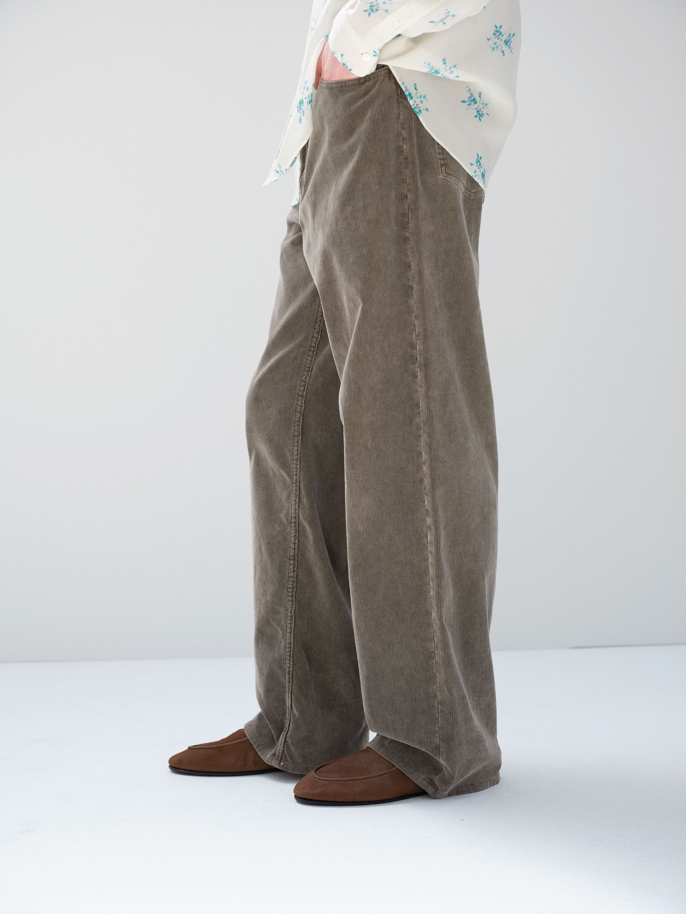 GARMENT-DYED FINX CORDUROY 5P WIDE PANTS 詳細画像 OLIVE BROWN 2